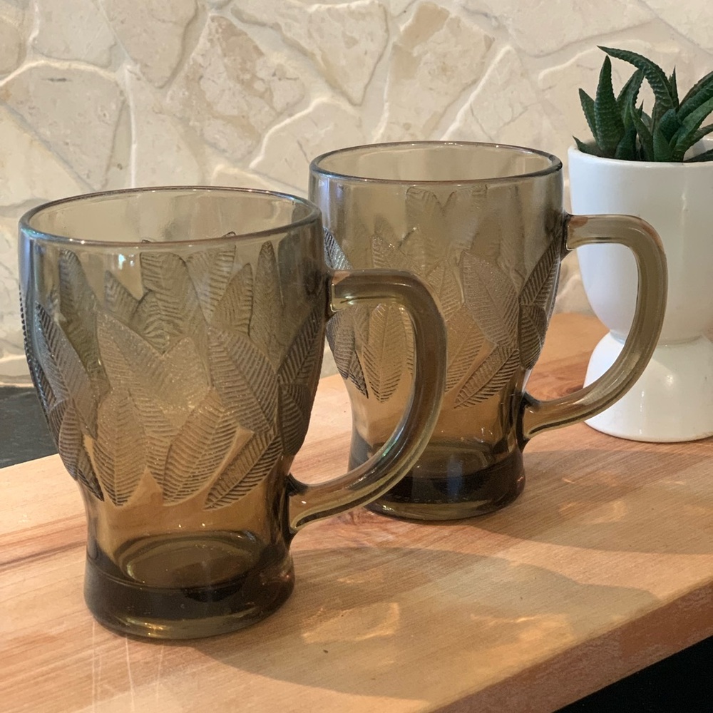 KIG INDONESIA | Set of 2 | Brown Glass Embossed Mugs